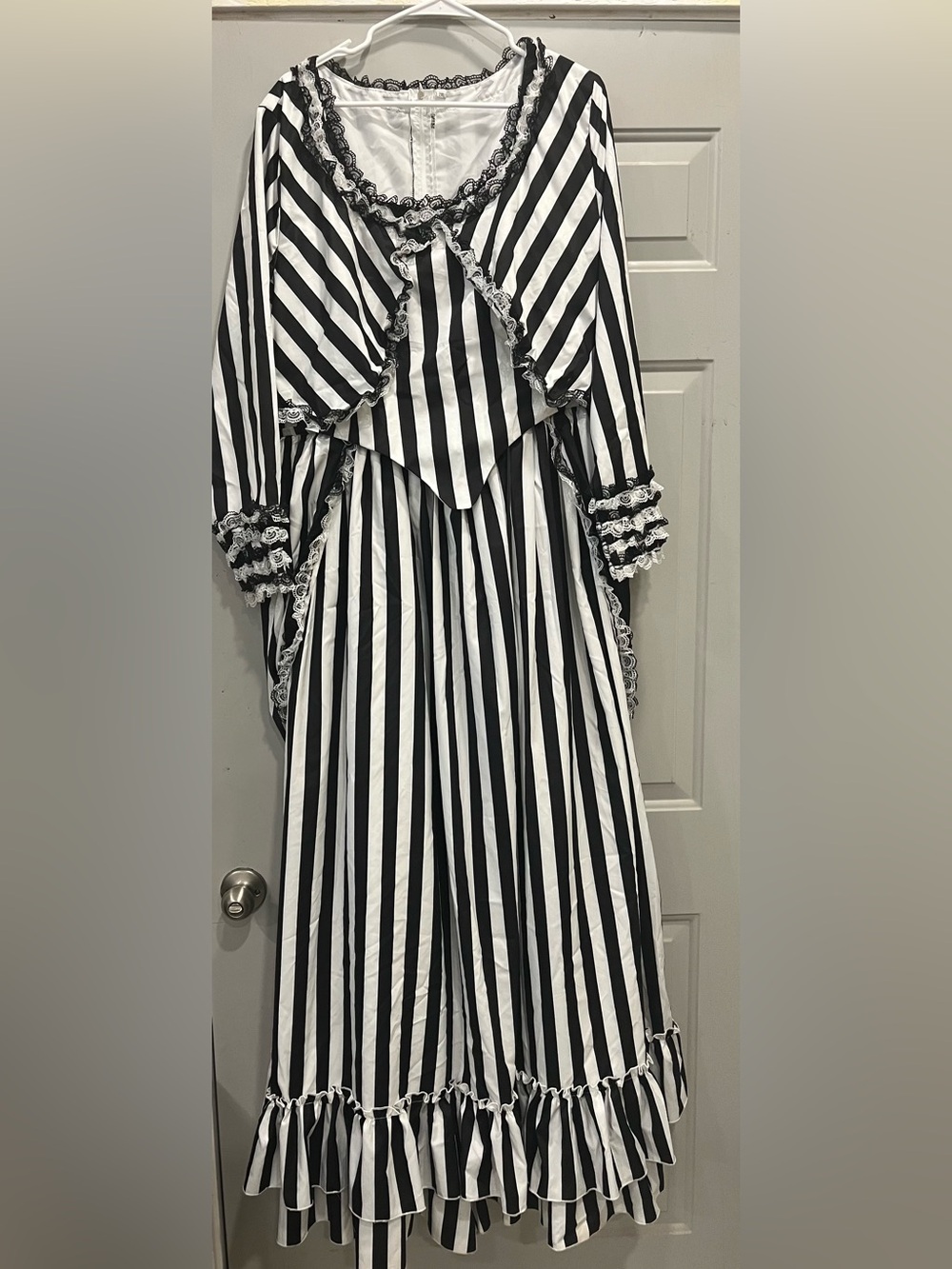 Sleepy Hollow Katrina Von Tassel costume. Black and white striped dress - Picture 5 of 7
